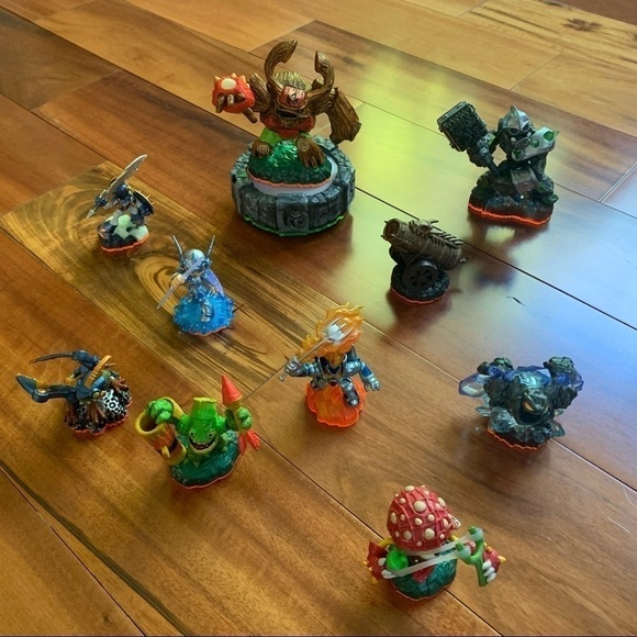 Skylanders figures lot